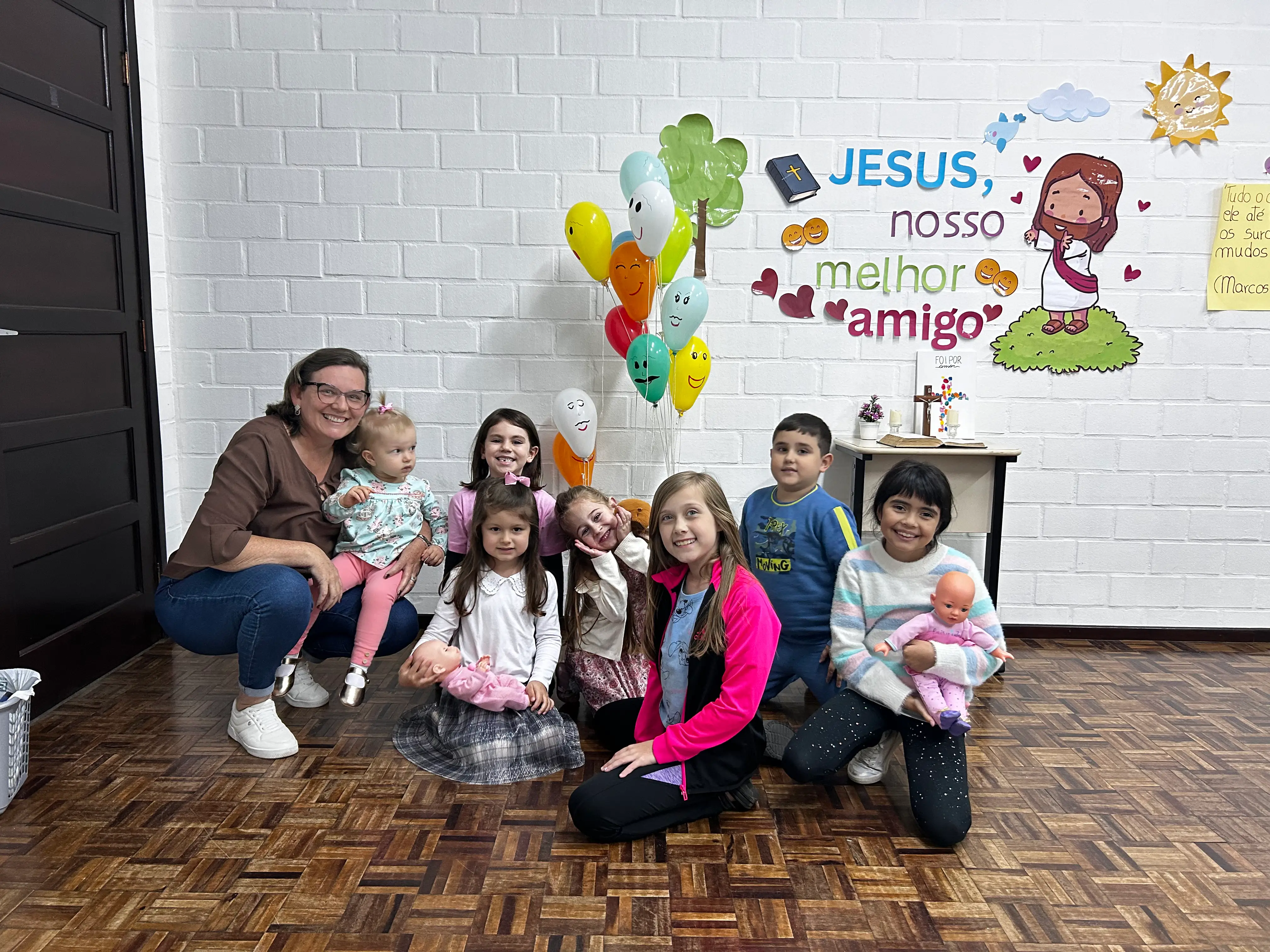 Crianças na Escola Dominical da Congregação Castelo Forte